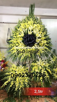 Lẵng hoa đám tang lễ lan vàng 3 tầng tại các nhà tang lễ ở Hà Nội